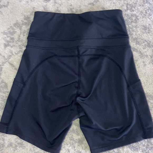 Workout shorts - Picture 7 of 11